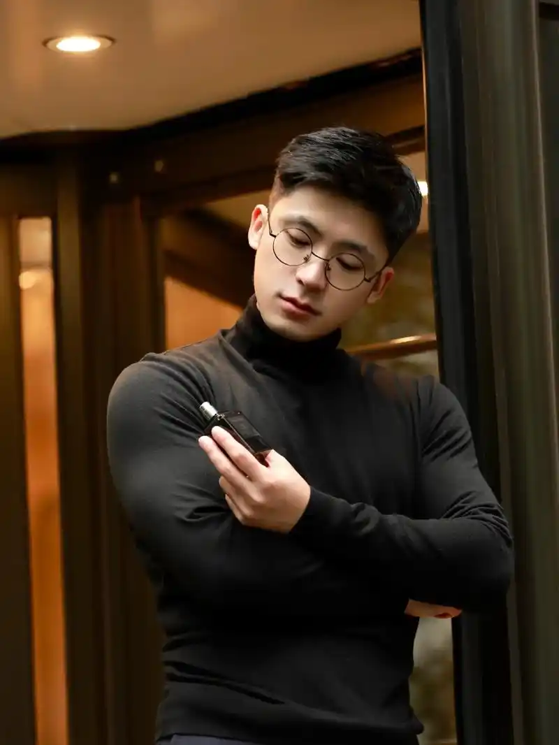 岁月沉淀留下的除了沟壑,还有.成熟男性的魅力在于岁月沉淀 - 抖音