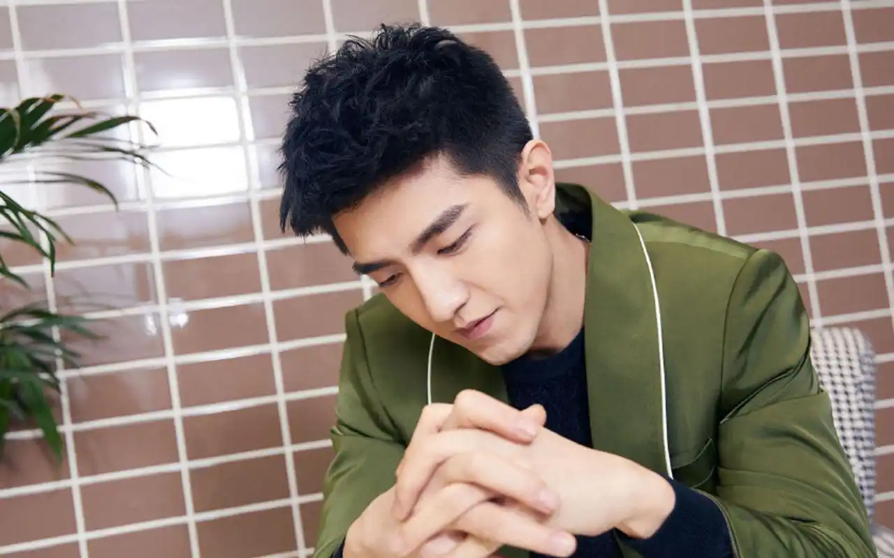 金瀚帅痞撩人时尚街拍图片桌面壁纸高清大图预览1920x1200_大陆明星