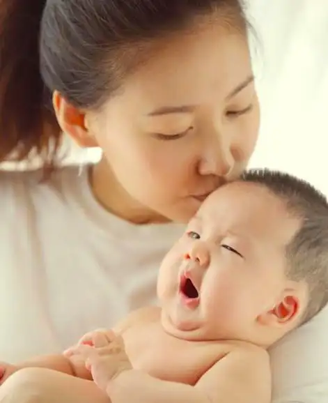 高露当妈也高调不愿透露老公信息拍怀孕写真无人陪却满脸幸福