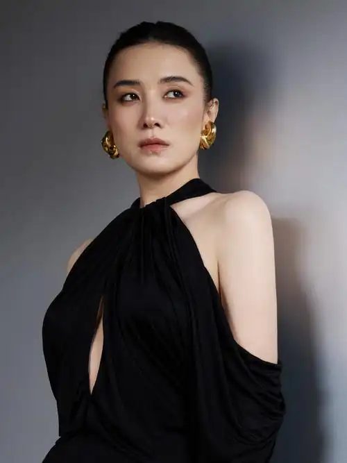 宋佳白玉兰松弛感##宋佳白玉兰红毯露背造型