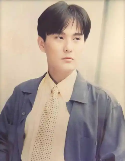 28年前,那个唱"爱如潮水"的张信哲,怎么突然不"红"了?