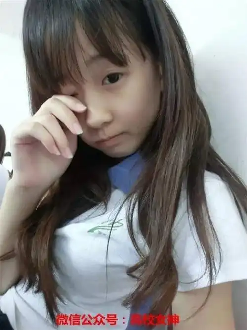 深圳十大最美校服女生,赵嘉敏pk双胞胎校花!