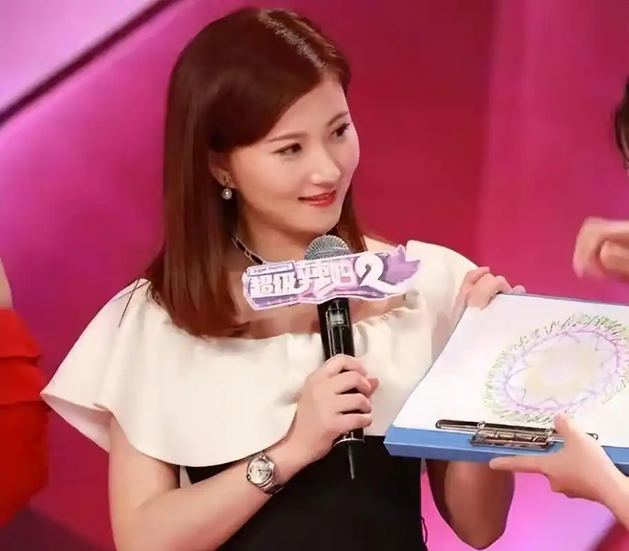 珠江台《今日关注》六位女主持人年过四十都还颜值依旧,谁最美?