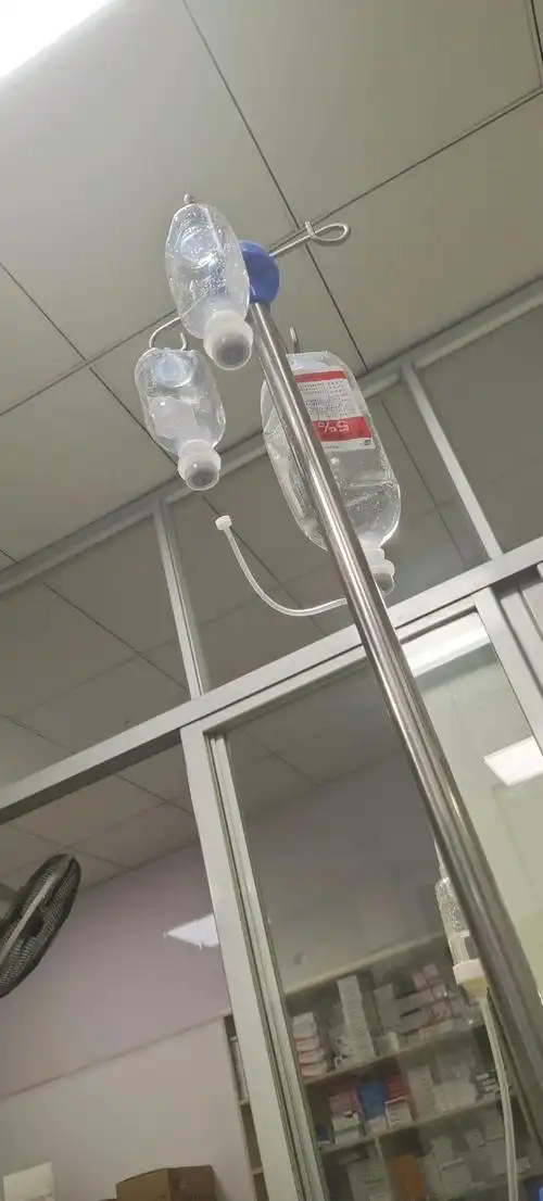 幸好没有女朋友,不然这个冬天还要陪我打吊瓶,那多委屈她呀97 - 抖