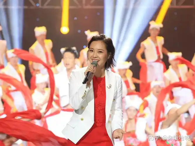 歌手云朵:本是餐厅服务员,18岁后拜师刀郎,与师傅情同父女 - 知乎