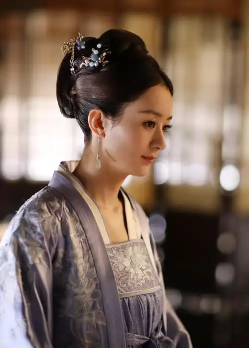 知否知否应是绿肥红瘦侯府家宴赵丽颖剧照图片