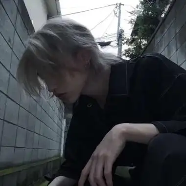 伤感头像男生心碎 高清看起来很颓废很消沉的头像图片_男生头像_美头