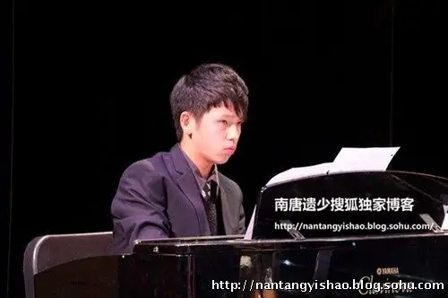 陈凯歌陈红15岁儿子陈雨昂私照曝光 帅气十足(图)