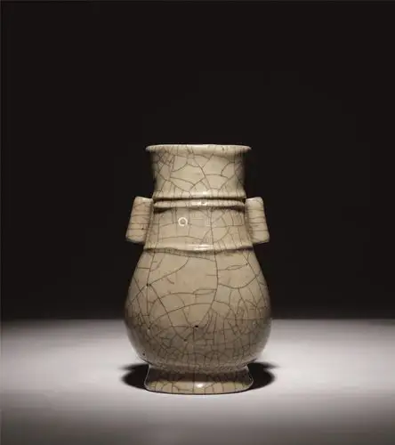 宋 哥窑双贯耳瓶-【成交 价格 图片】