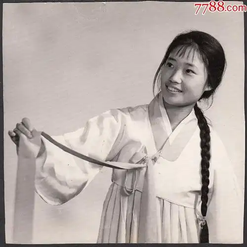 朝鲜族大辫子美女