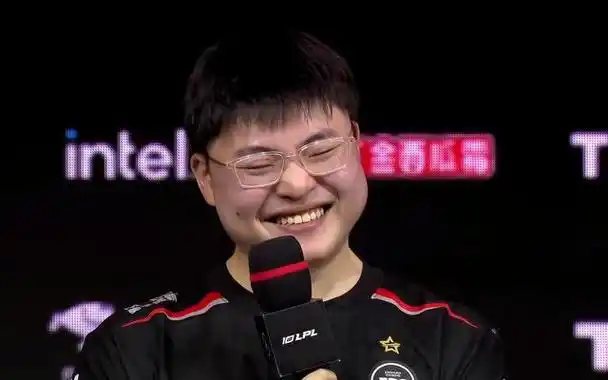 简自豪(id:uzi)再度回归赛场. 图/英雄联盟赛事