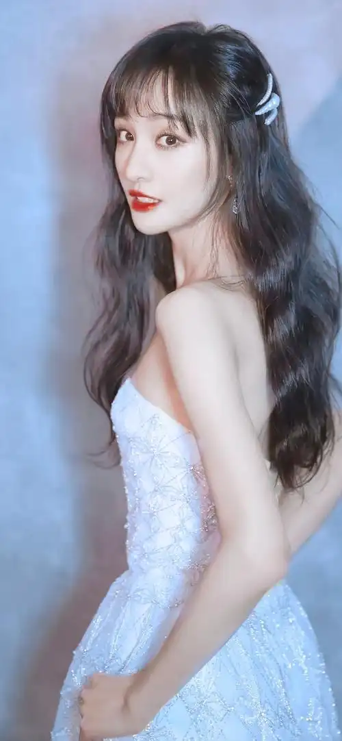 软妹子郑爽百变造型写真手机壁纸-明星壁纸 - 壁纸之家