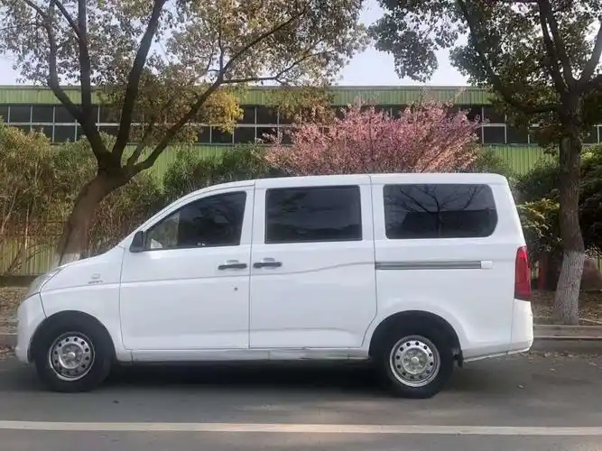 五菱 五菱荣光  2016款 v 1.2 实用型5座图片