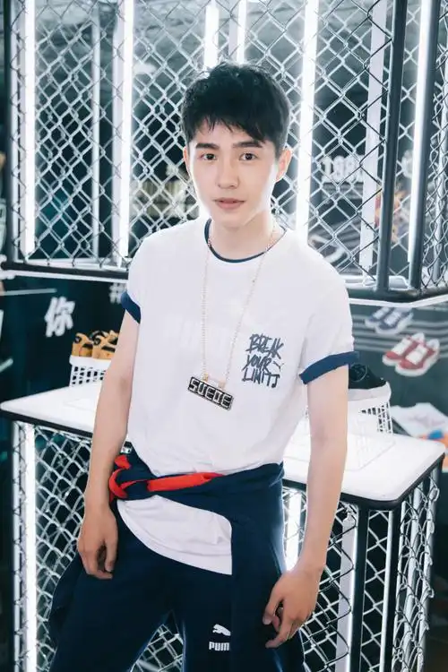 刘昊然puma时尚广告大片出炉 复古与时尚完美融合