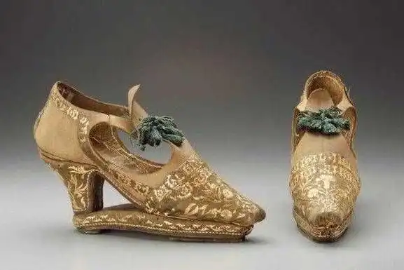 国外古代的鞋子是什么样的靴子布质鞋棕榈鞋等