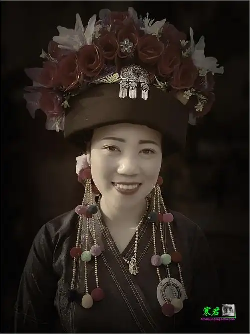 布朗族姑娘云南边境打洛镇拍摄