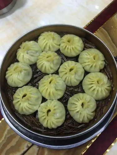 水晶包,豆豆面感受撒拉族美食,遗憾的是保安族腰刀没有拍到.