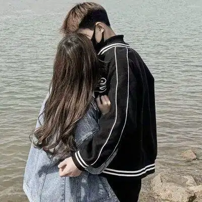 皮真人情侣头像爱苒