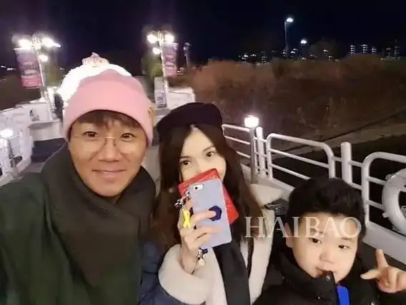 歌手尹民秀一家s.e.