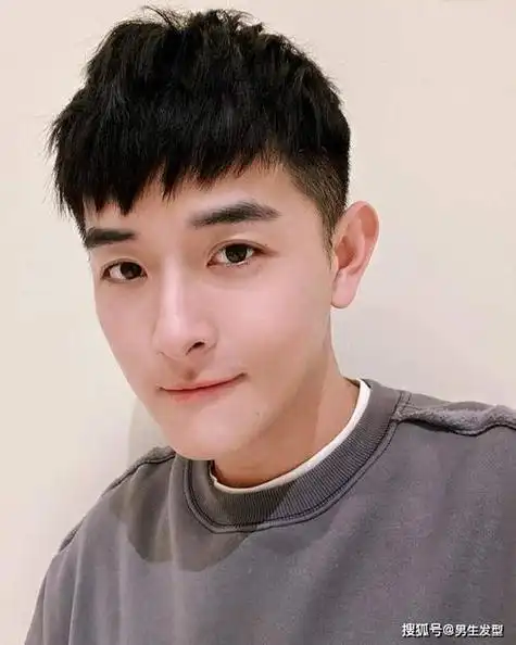 男生 背头 发型过时了,2021年留这5款时尚发型,年轻显帅气2018短发