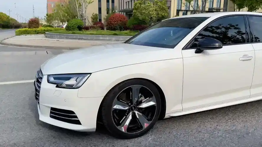 奥迪a4升级大宝剑轮毂 帅就完事了 !_哔哩哔哩_bilibili