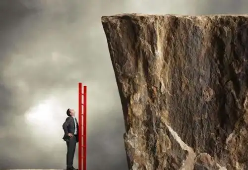 当你陷入绝境,众叛亲离时,能坚持三件事,日后绝非"池中之物"