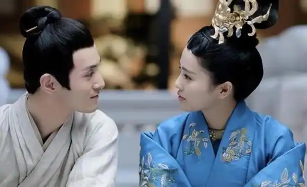 三部电视剧,分别是《全军覆没》(男主因为偷税漏税被封杀,由邓伦担任)