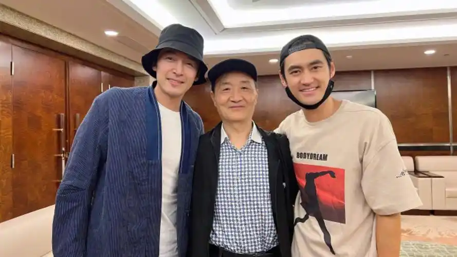 有望亲上加亲?袁弘回应与胡歌女儿结娃娃亲:他对我儿子评价很高