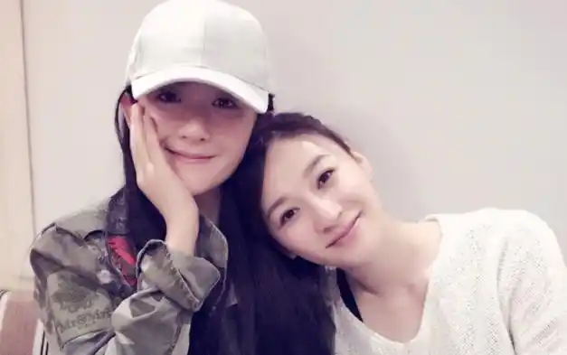 李小冉与谢娜,从形影不离到形同陌路,让人感慨万千_腾讯新闻