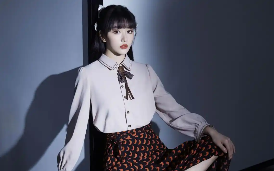 美女孔雪儿图片壁纸-美女壁纸-高清美女图片-第6图-娟娟壁纸