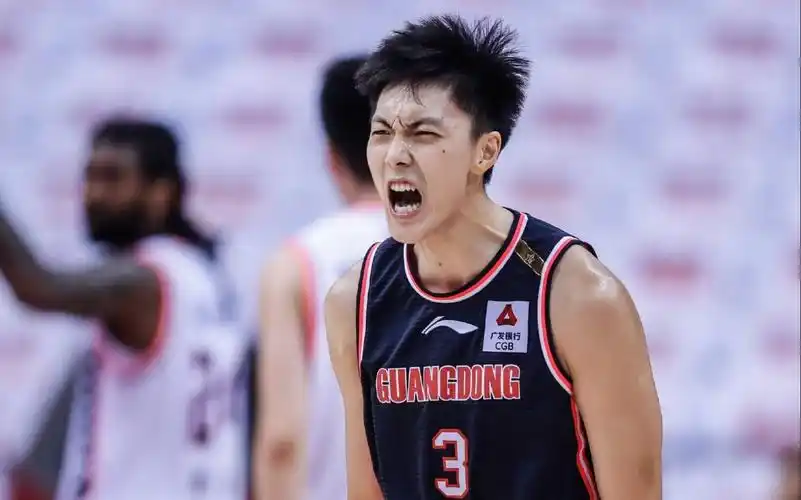 广东宏远胡明轩超燃混剪!电竞少年的篮球路!