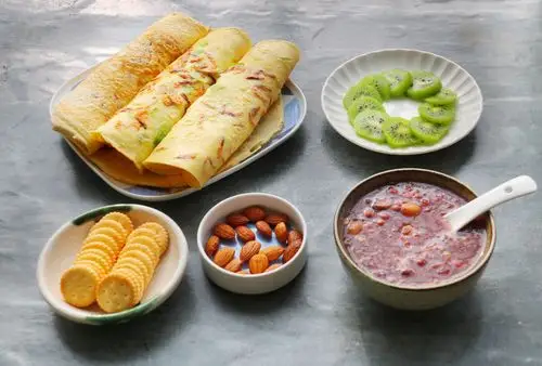 周末早餐就该这么吃,简单易做,营养搭配,图三补钙饼孩子最爱