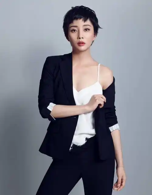 殷桃的走红不仅仅是因为她的美貌,更是因为她所倡导的健康生活方式和