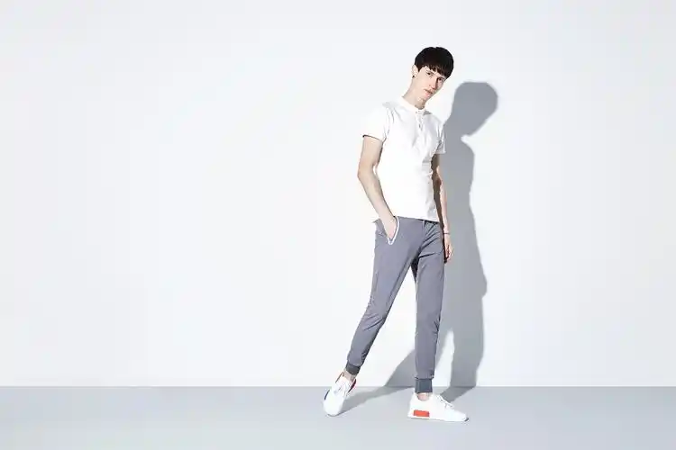 室内男t恤拍摄/专业男装拍摄/广州商业摄影