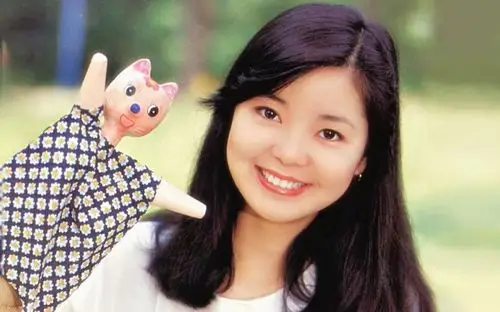 故事| 邓丽君:一生有7个情人,但陪她到最后的却是1只玉镯.