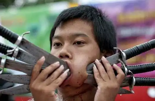 梦见身体被剑刺穿