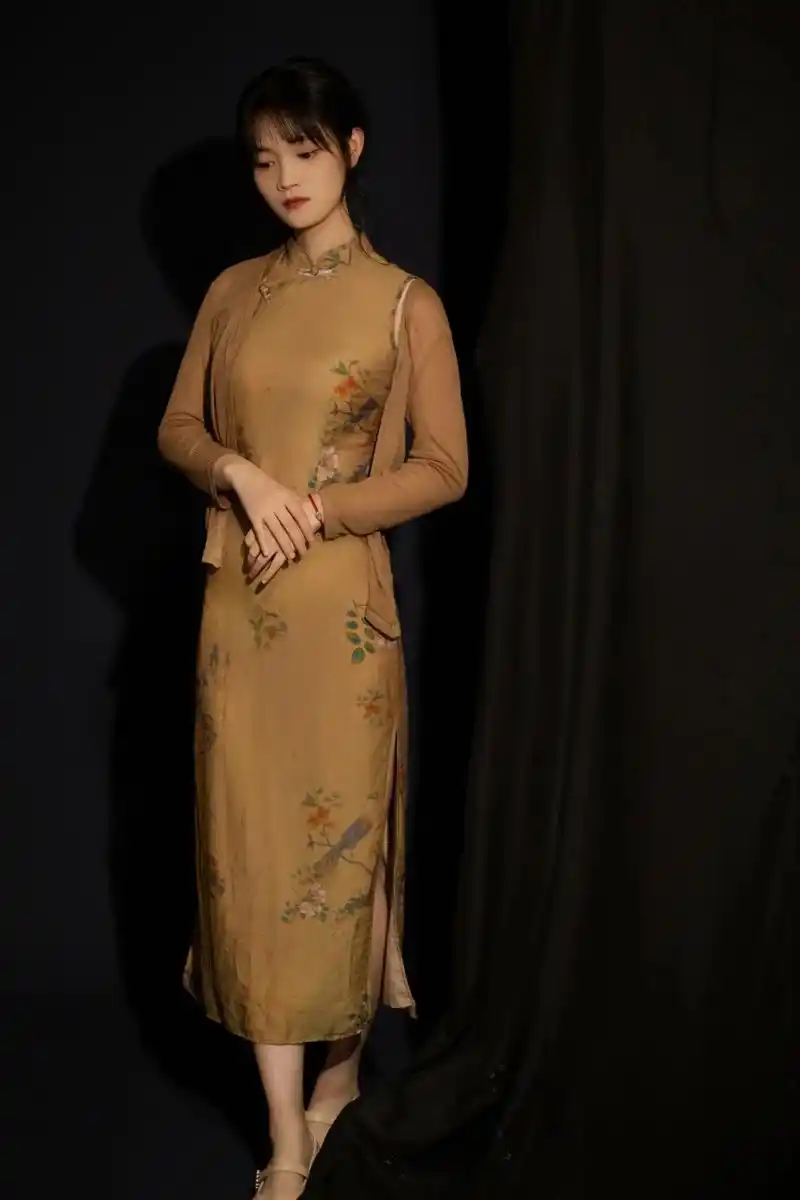 旗袍 #国风古韵 #温柔的歌要配温柔的照片 #盛不盛开花都 - 抖音