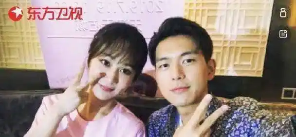 了解过的应该都知道杨紫和李现是同届大学同学,但是以前关系并不是