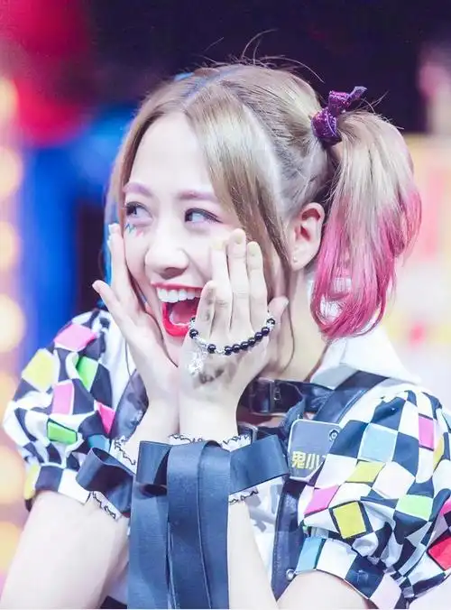 宝藏女孩吴映洁鬼鬼