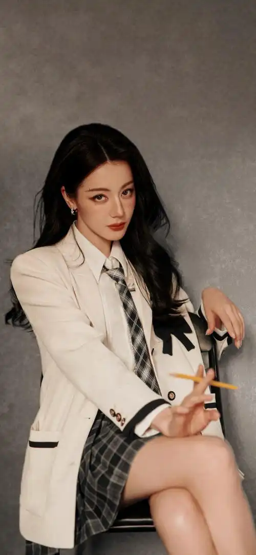 迪丽热巴超话|美式壁纸    #迪丽热巴美式证件照