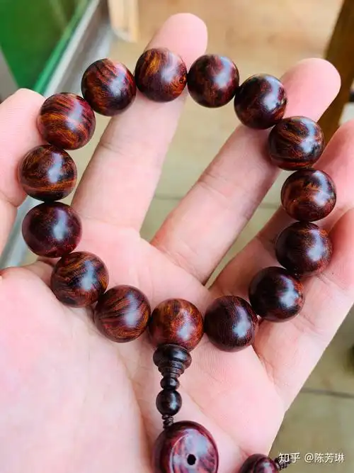 市场上冒充海南黄花梨紫油梨的木料之一赛州黄檀