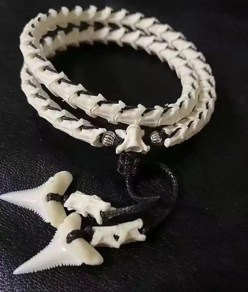 文玩  蛇骨手链.蛇骨手串的寓意: 1,吉祥,在特定的文化中 - 抖音