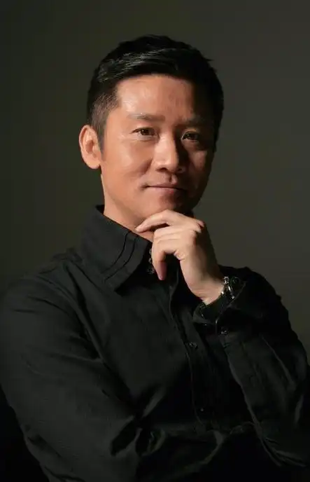 提到演员黄志忠,相信许多观众对他在一些坚强男性或反派角色的表演都