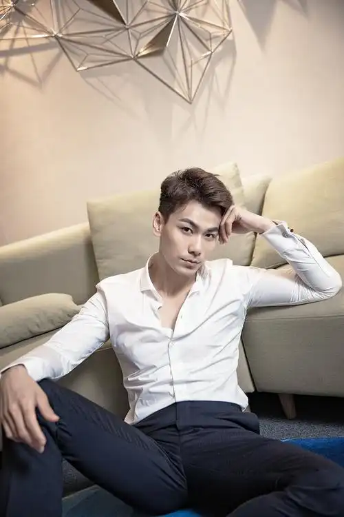 戴向宇乐活写真 绅士骨子里的大男孩