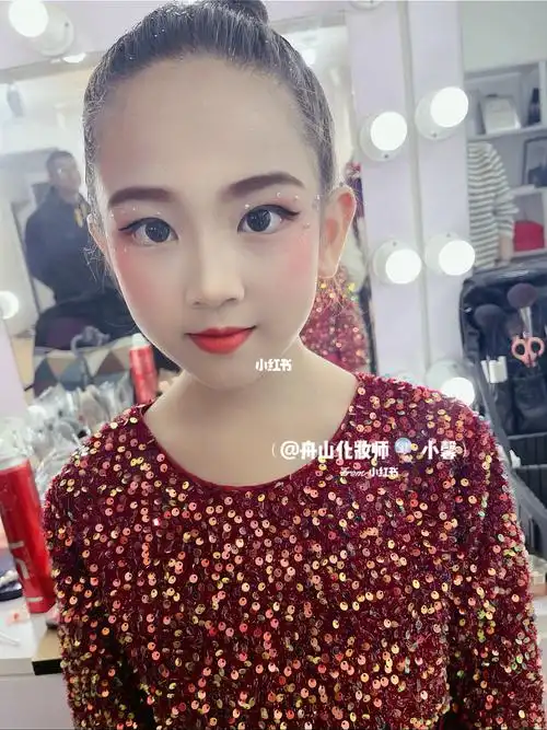 小女孩主持妆78儿童舞台妆