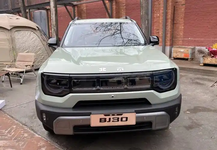 全新北京bj30实车曝光,搭载1.5t油电混动,外观更时尚_搜狐汽车_搜狐网