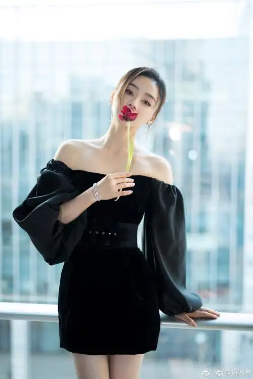 袁姗姗不管是颜值演技都是超级在线的