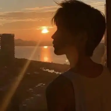 帅到爆的男头高清侧脸图片,男生头像图片