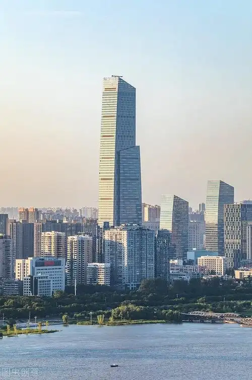 2021年中国新增6座超300米摩天大楼