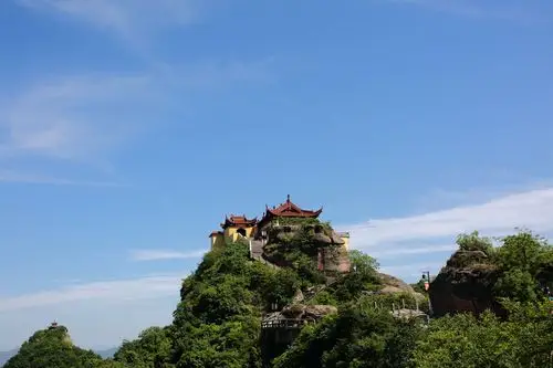难得好天气,走走香炉峰